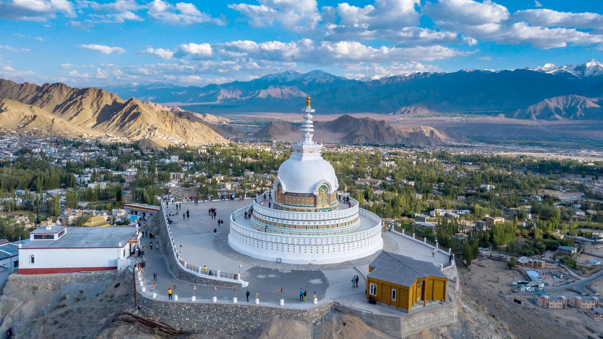 Explore the Beauty of Leh and Srinagar with Our Exclusive 8-Day Private Sightseeing Tour