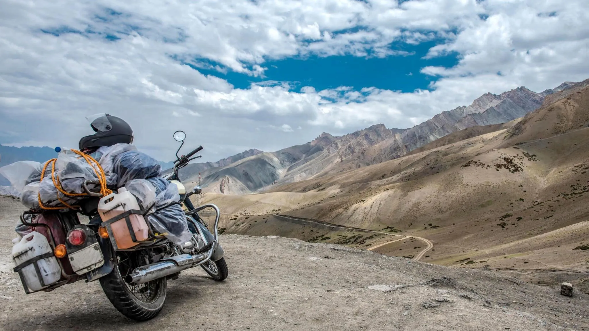 Explore the Beauty of Leh and Srinagar with Our Exclusive 8-Day Private Sightseeing Tour