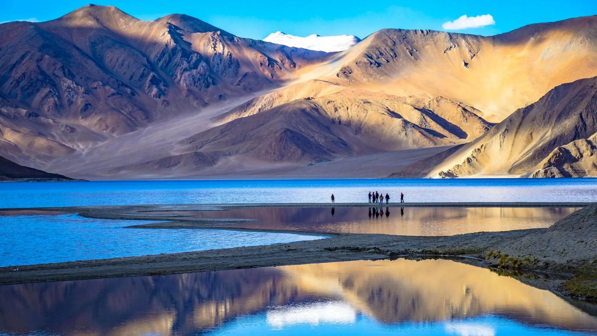 Explore the Beauty of Leh and Srinagar with Our Exclusive 8-Day Private Sightseeing Tour