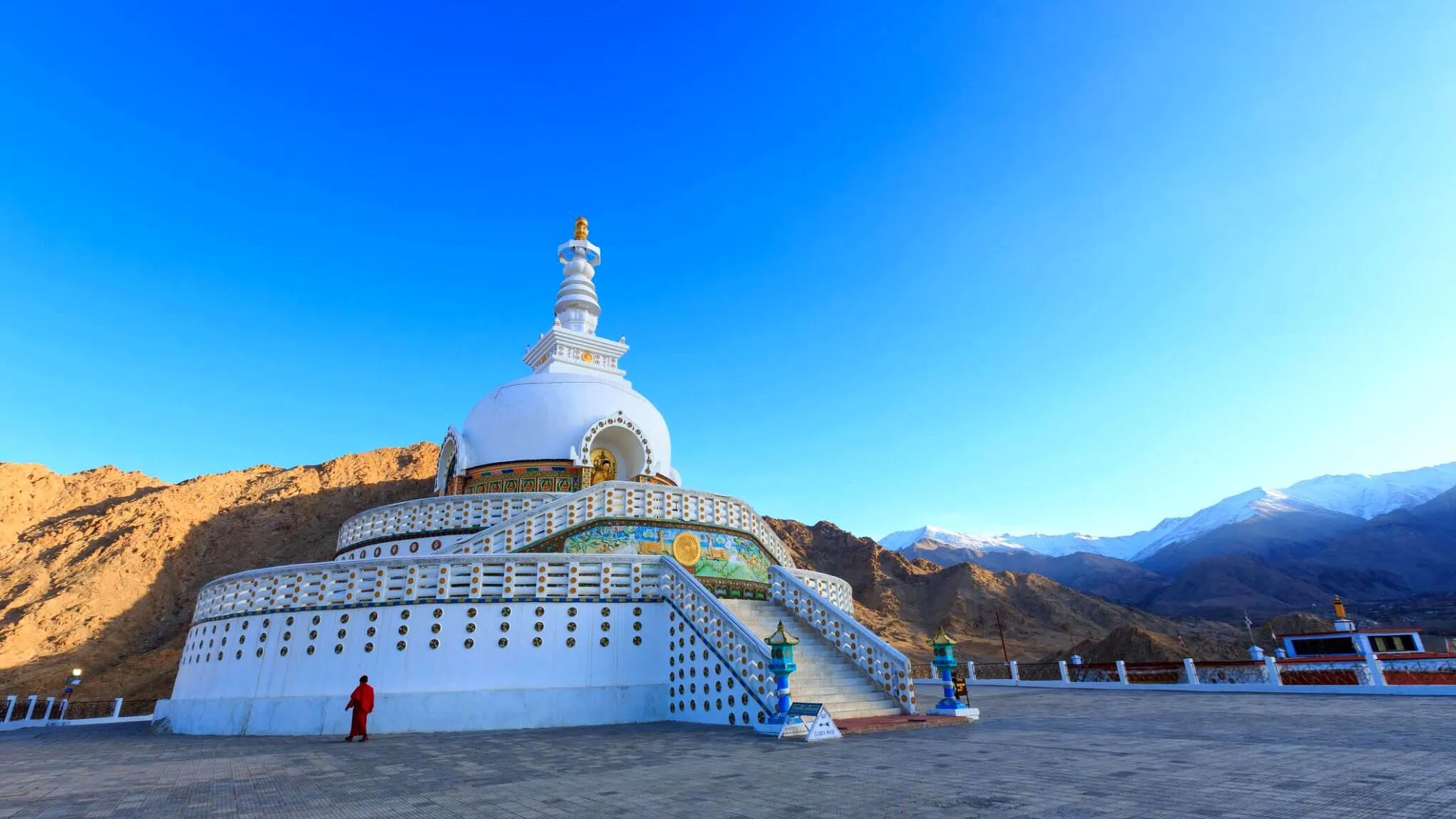 Explore the Beauty of Leh and Srinagar with Our Exclusive 8-Day Private Sightseeing Tour