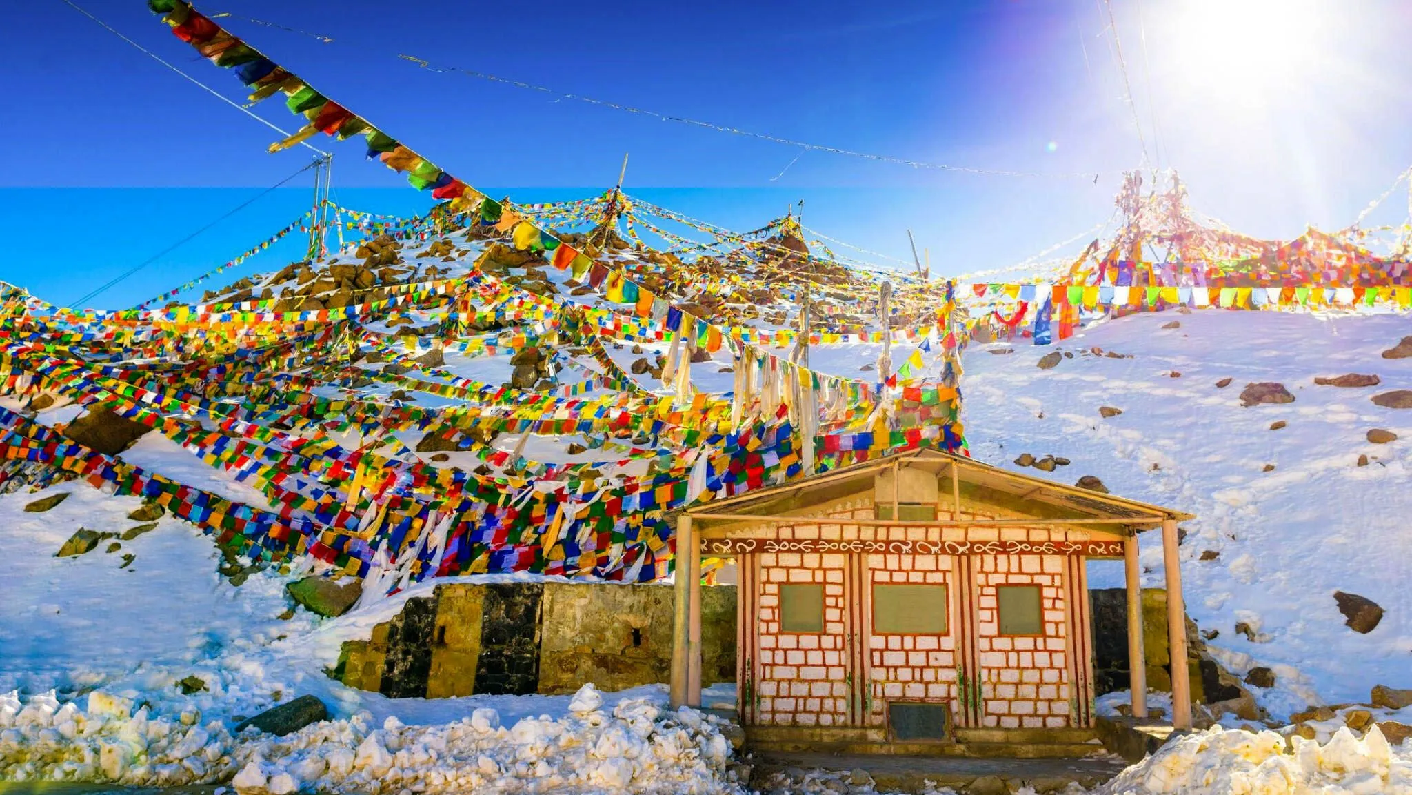 Explore the Beauty of Leh and Srinagar with Our Exclusive 8-Day Private Sightseeing Tour
