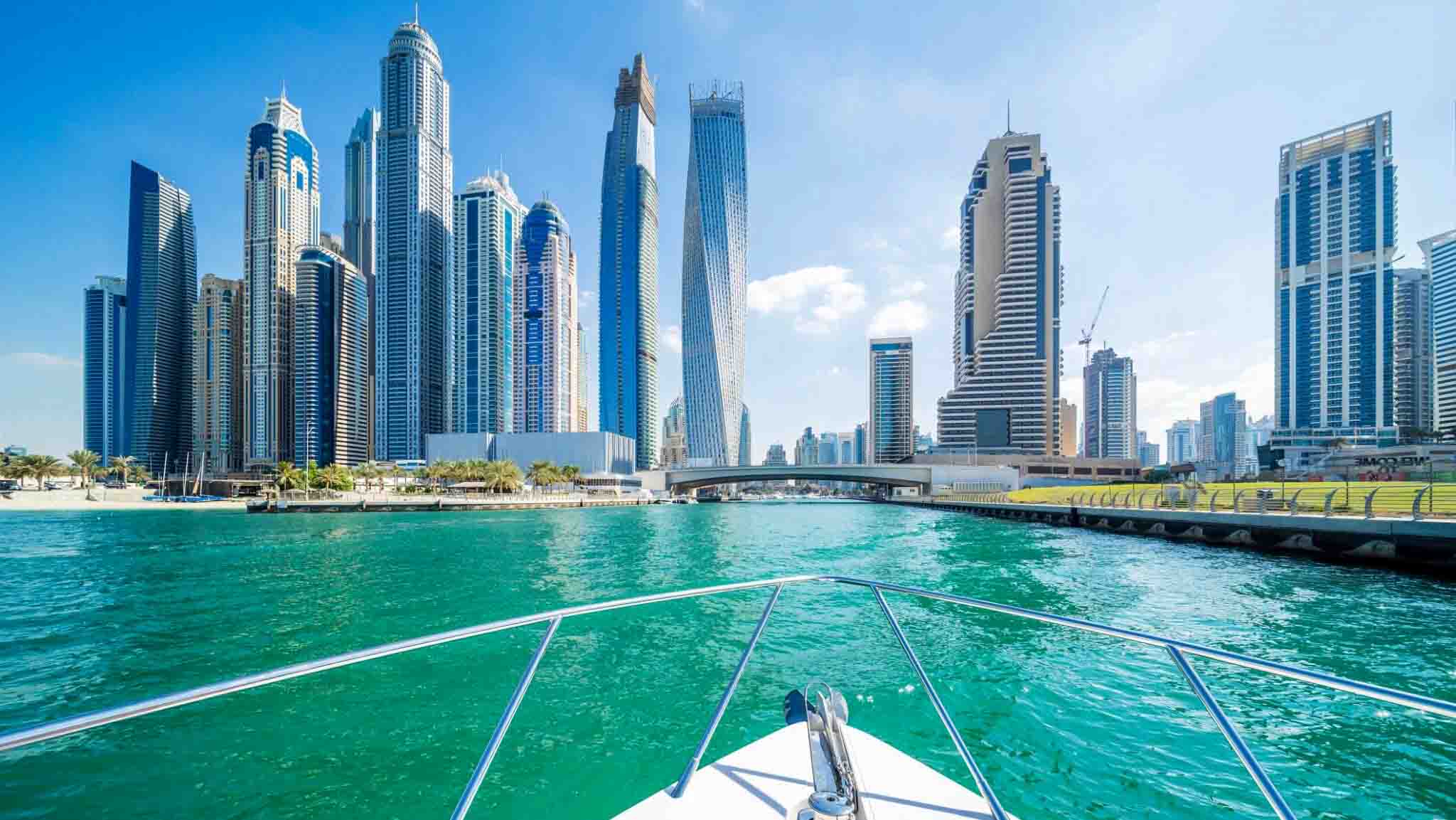 <span> Day 4 </span> Dubai Marina Yacht Tour | Sail Amidst City Skyscrapers