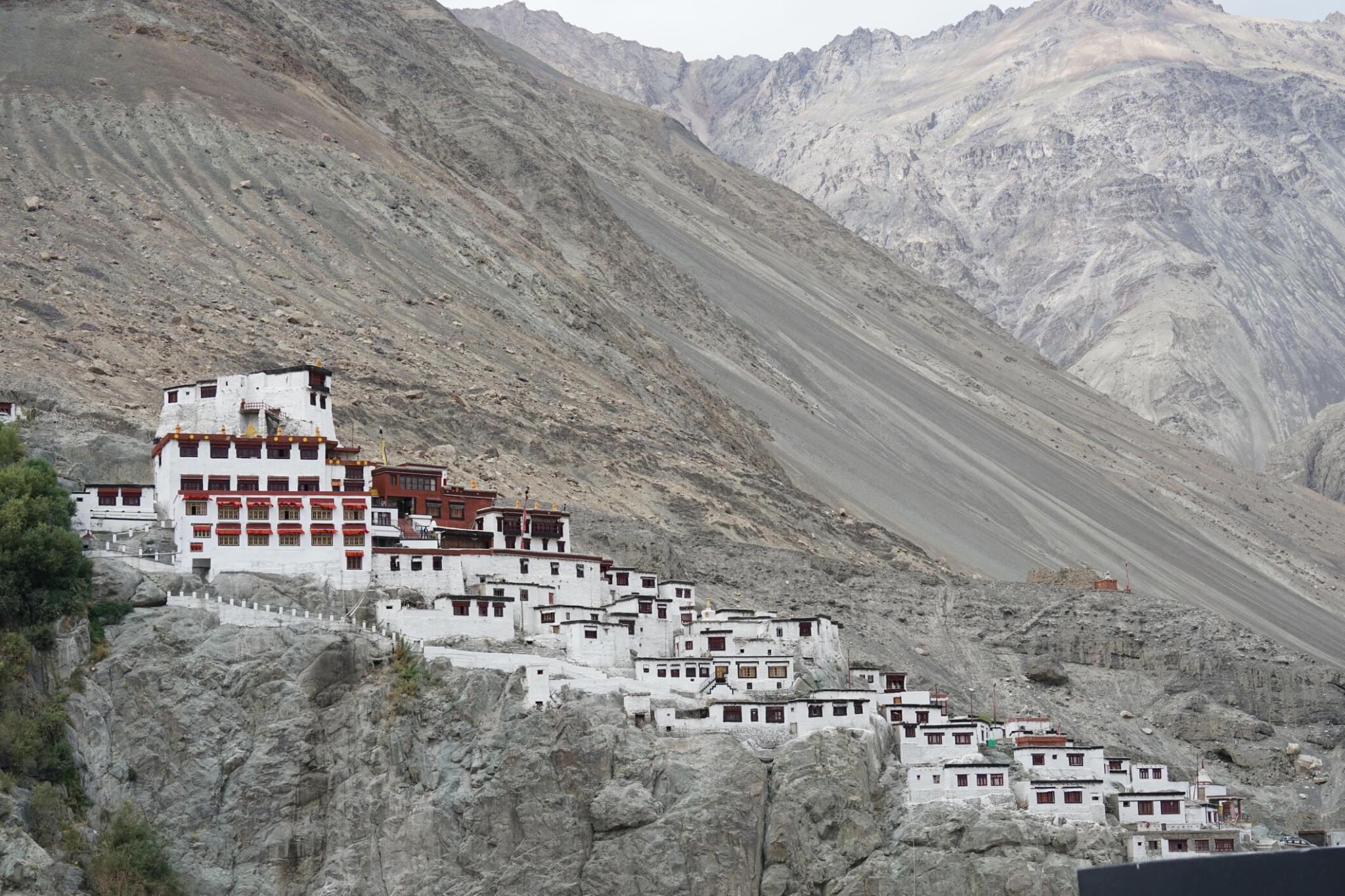 <span> Day 6 </span> Embark on an Exciting Journey from Leh to Kargil, with a Memorable Visit to the Enchanting Lamayuru Monastery Along the Way